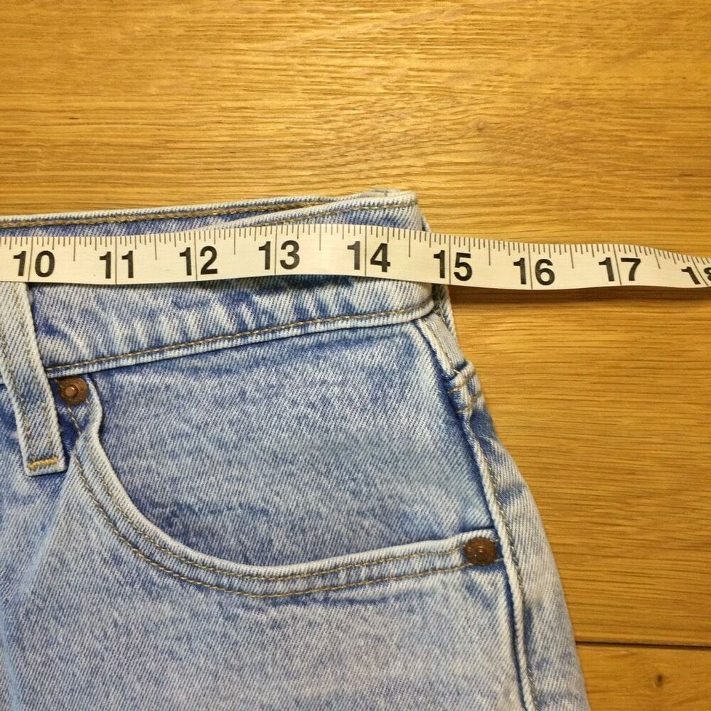 Levi’s 501 Jean shorts 28 button-fly light wash distressed - Picture 6 of 10